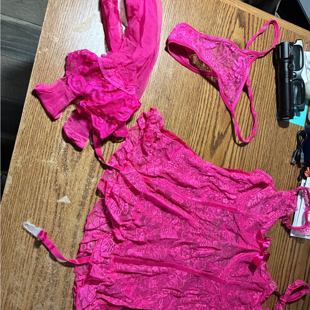 Lace Lingerie Set in Vibrant Pink